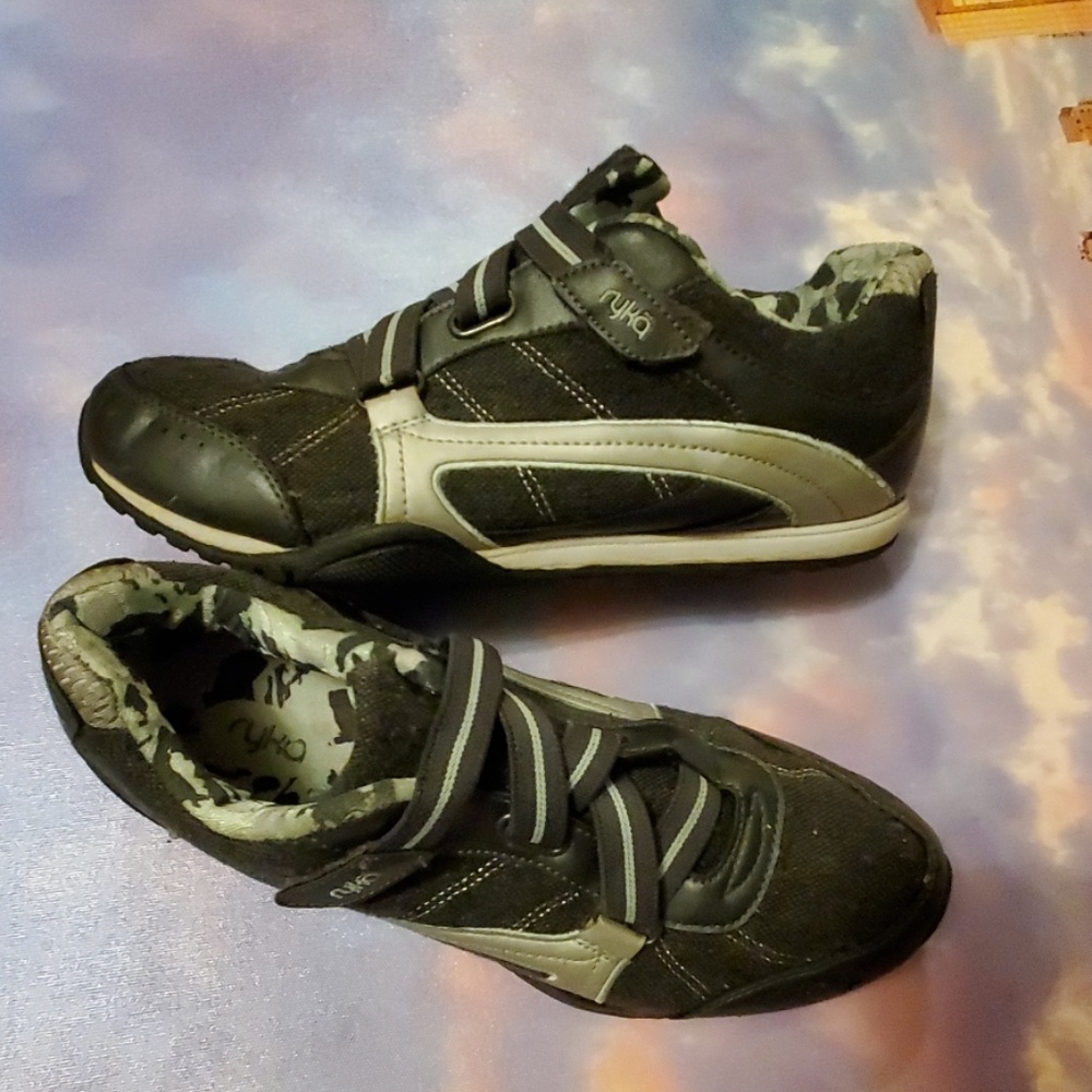 RYKA Sneakers - Picture 2 of 7